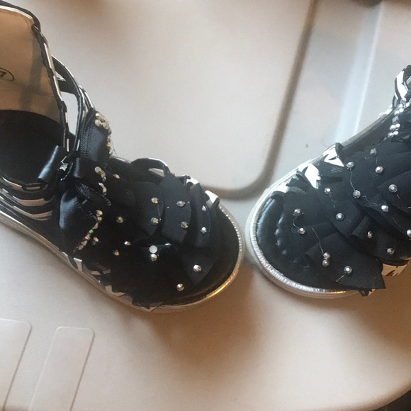 Bundle and save ...  worn a few times - Picture 2 of 4